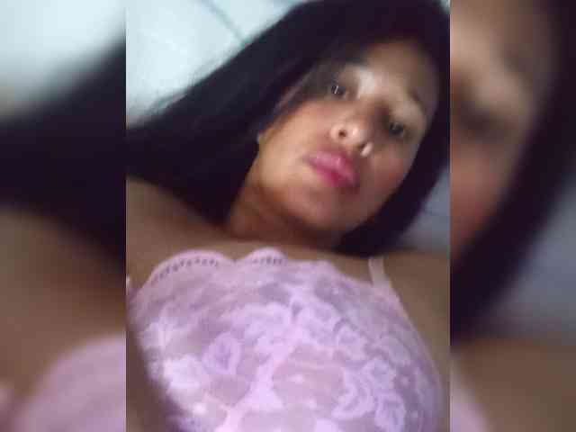 Letty33 webcam