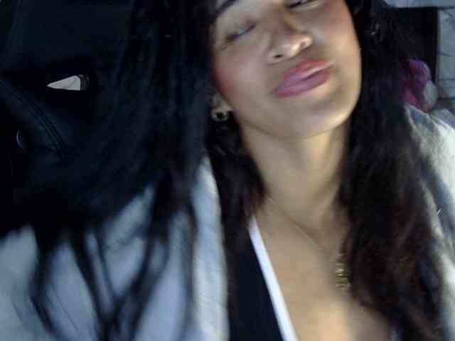 Letty33 webcam