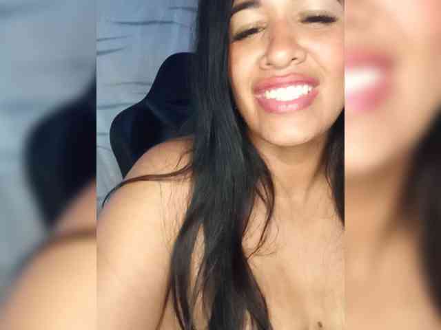 Letty33 webcam