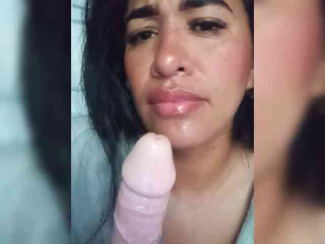 Letty33 webcam