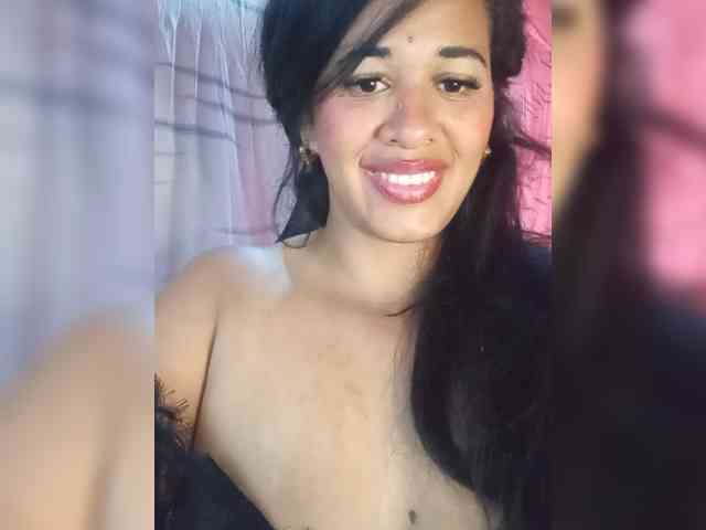 Letty33 webcam