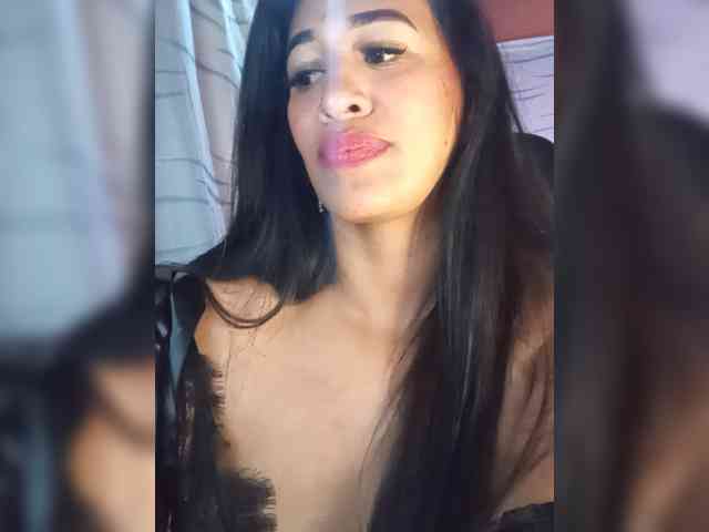 Letty33 webcam