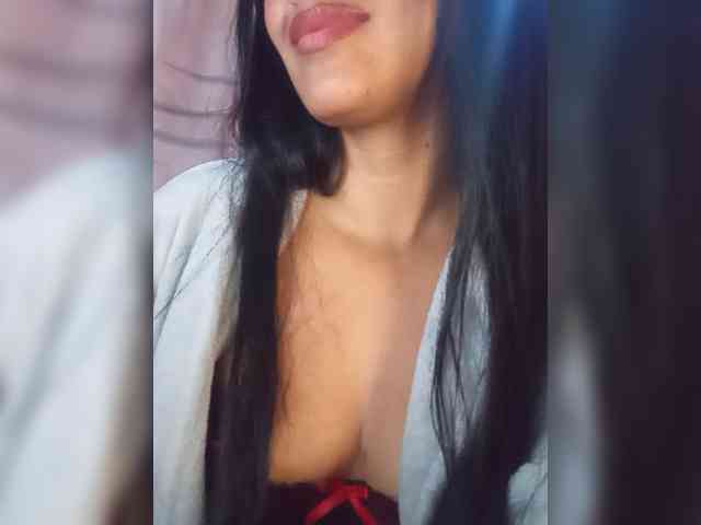 Letty33 webcam