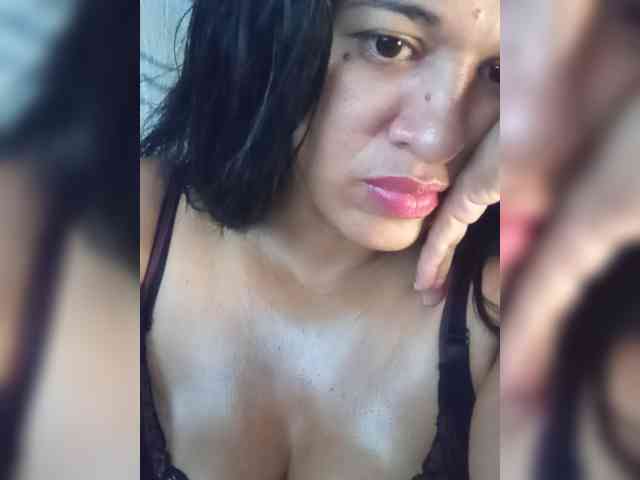 Letty33 webcam