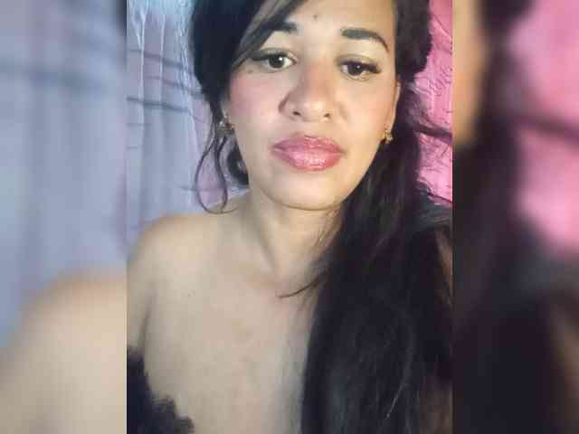 Letty33 webcam