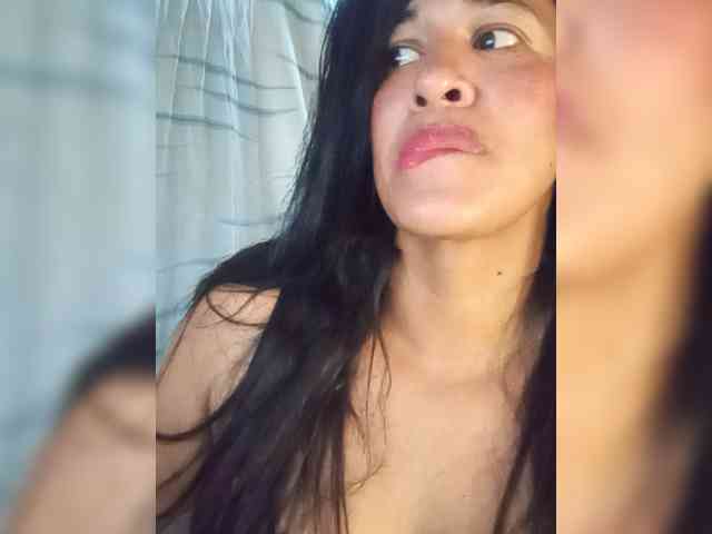 Letty33 webcam