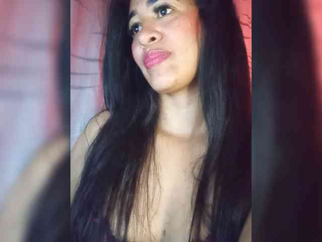 Letty33 webcam
