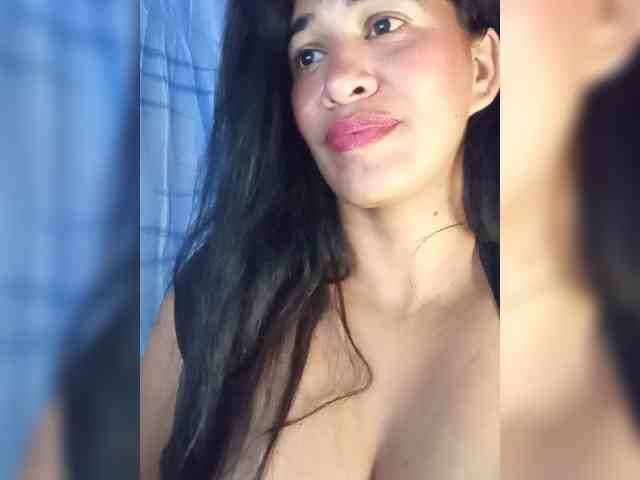 Letty33 webcam
