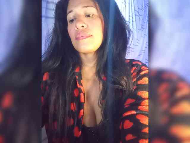 Letty33 webcam