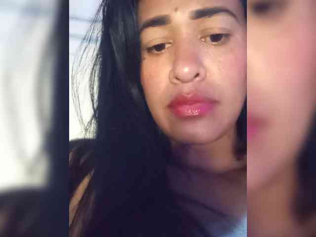 Letty33 webcam