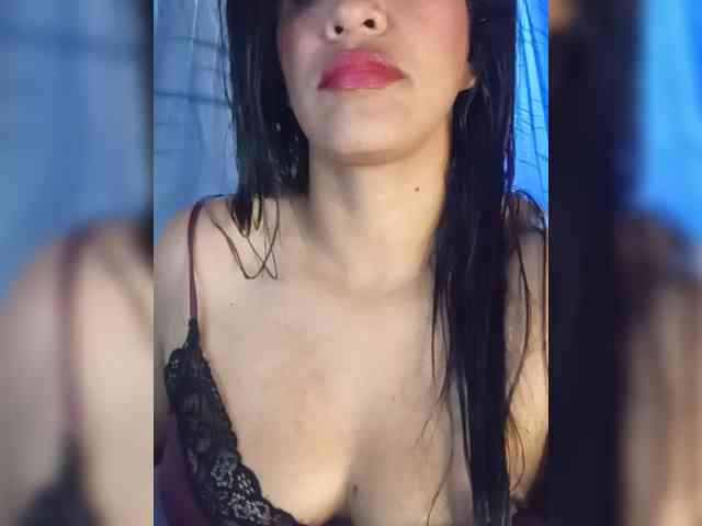 Letty33 webcam