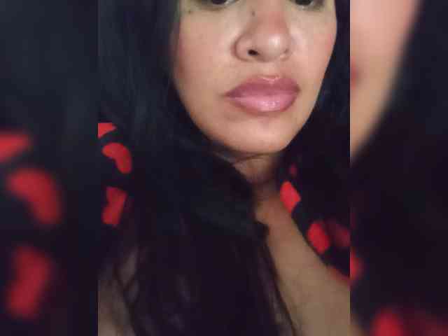 Letty33 webcam