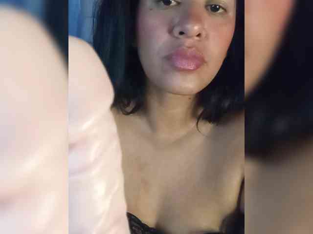 Letty33 webcam
