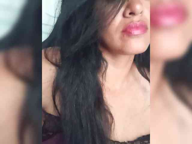 Letty33 webcam