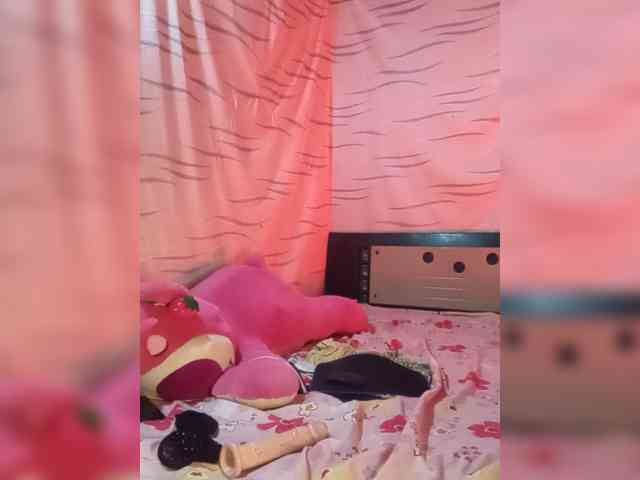 Letty33 webcam
