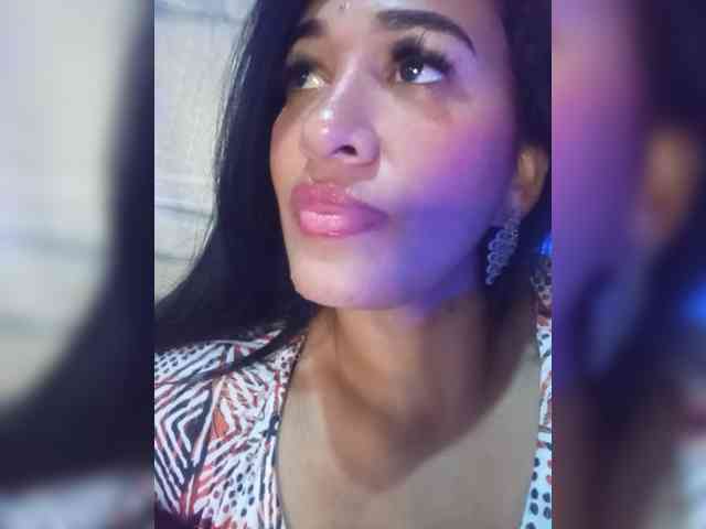 Letty33 webcam