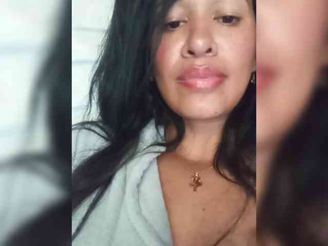 Letty33 webcam