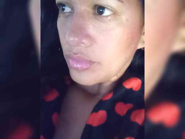 Letty33 webcam
