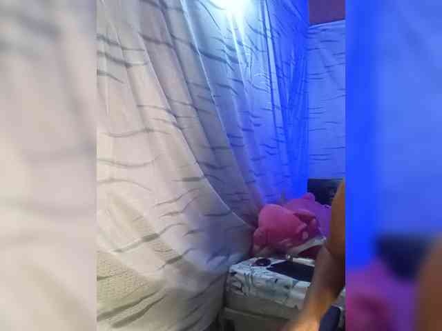 Letty33 webcam