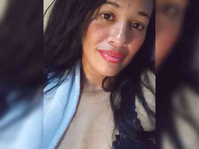 Letty33 webcam