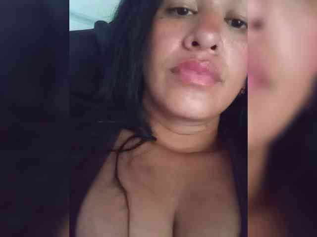 Letty33 webcam