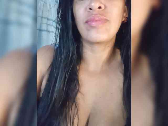 Letty33 webcam