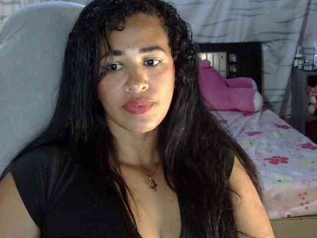Letty33 webcam