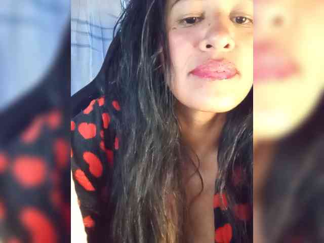 Letty33 webcam
