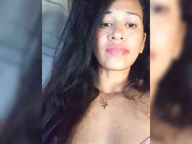 Letty33 webcam