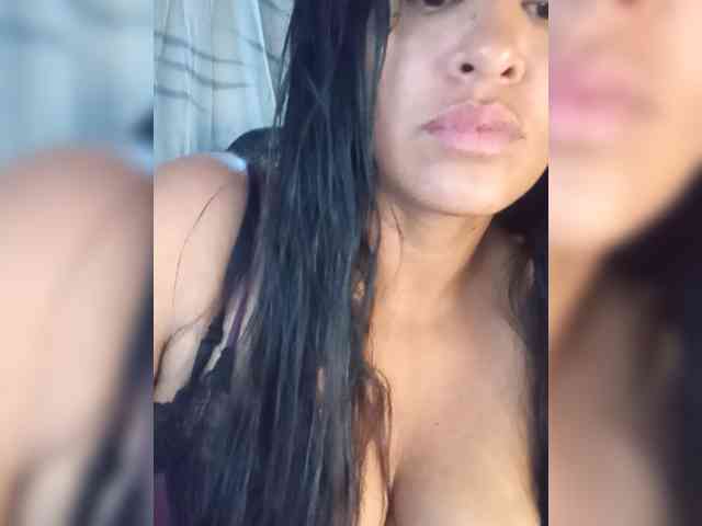 Letty33 webcam