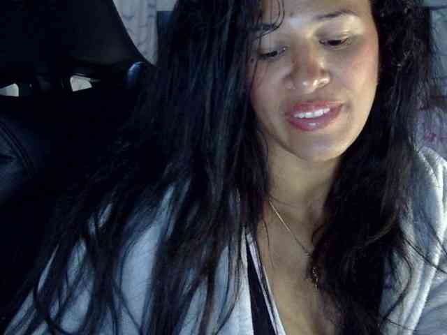 Letty33 webcam