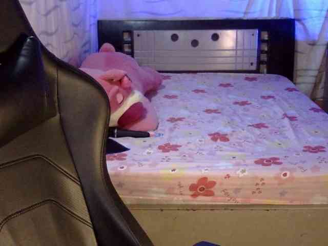 Letty33 webcam