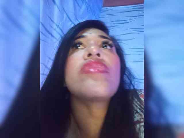 Letty33 webcam