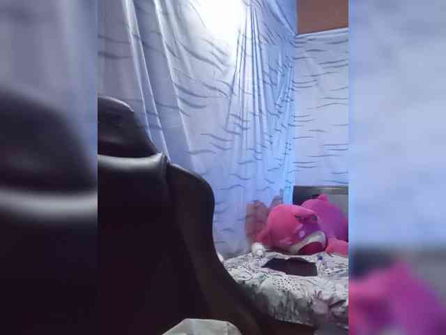 Letty33 webcam