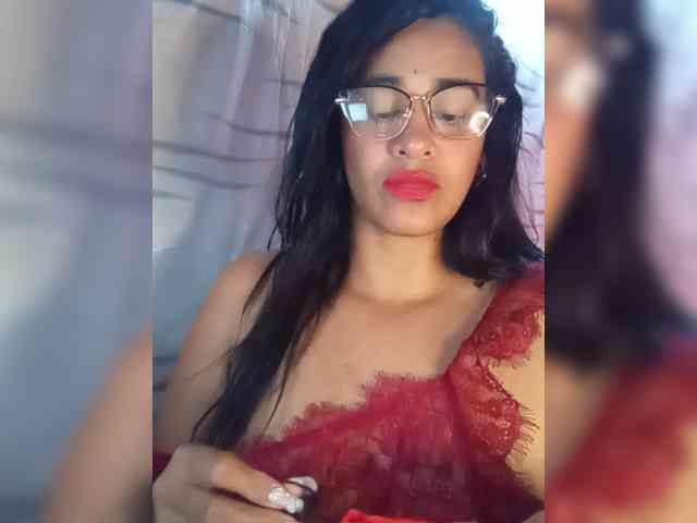Letty33 webcam