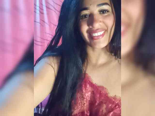 Letty33 webcam