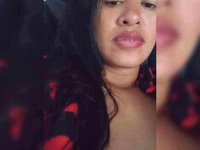 Letty33 webcam