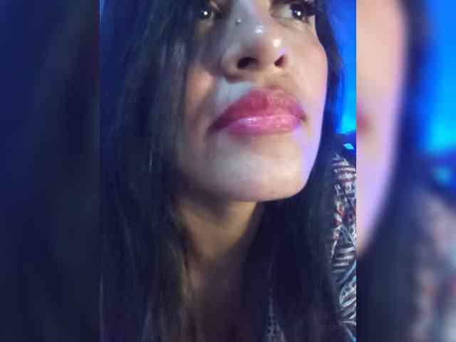 Letty33 webcam