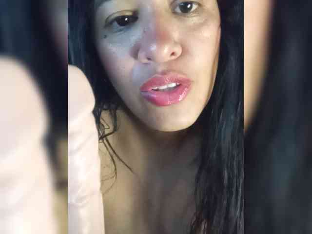 Letty33 webcam