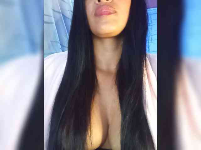 Letty33 webcam