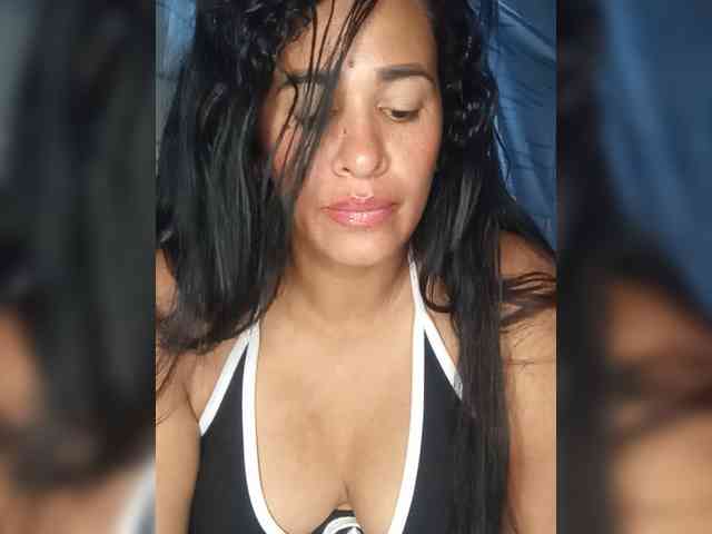 Letty33 webcam