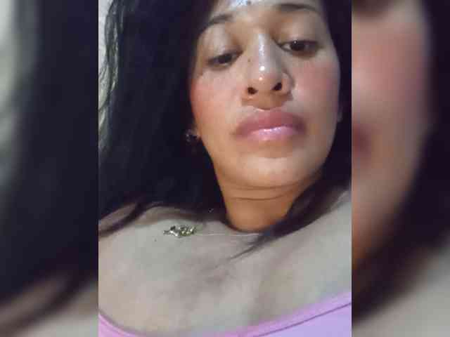 Letty33 webcam