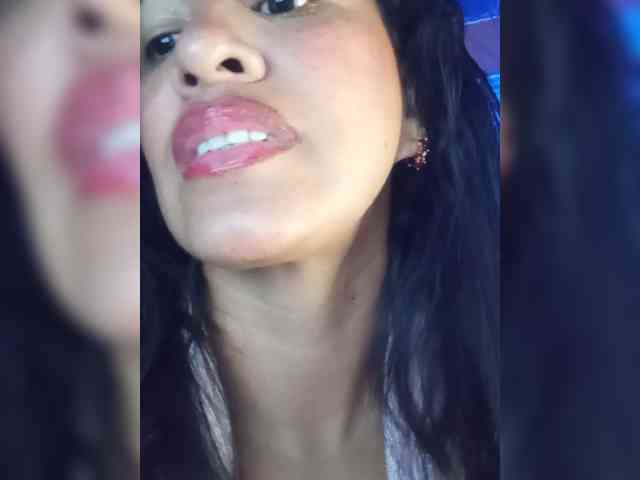 Letty33 webcam