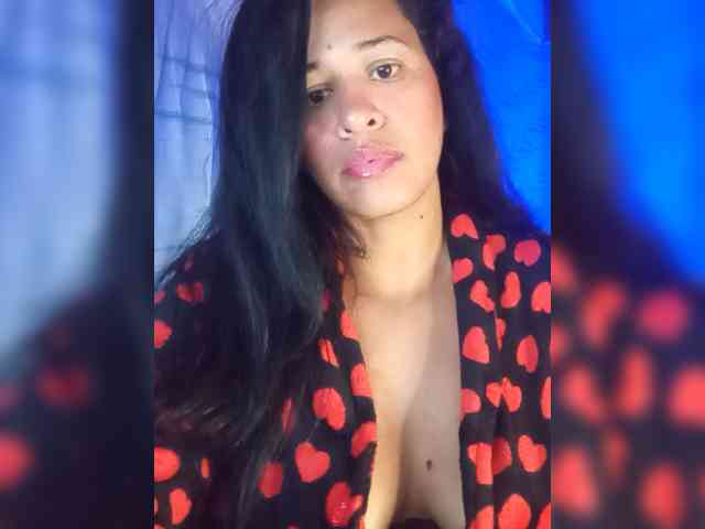 Letty33 webcam