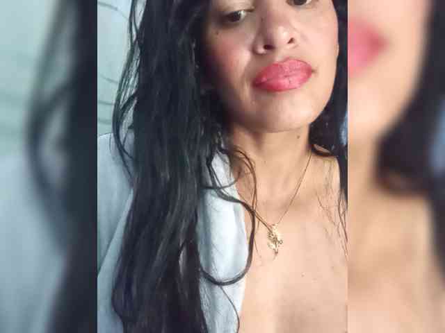 Letty33 webcam