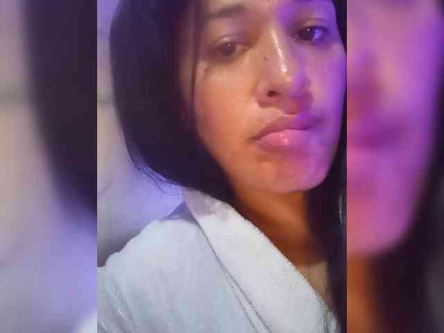 Letty33 webcam