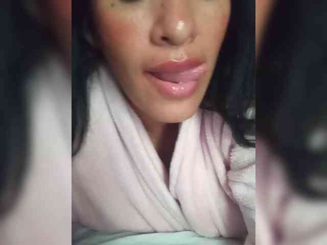 Letty33 webcam