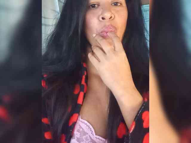 Letty33 webcam