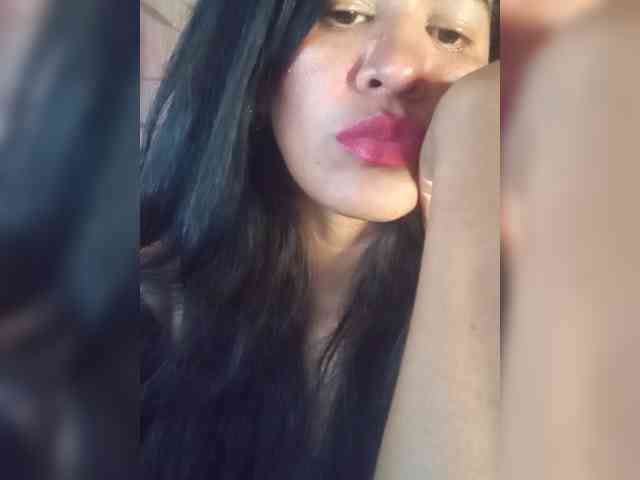 Letty33 webcam