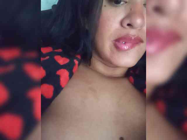 Letty33 webcam